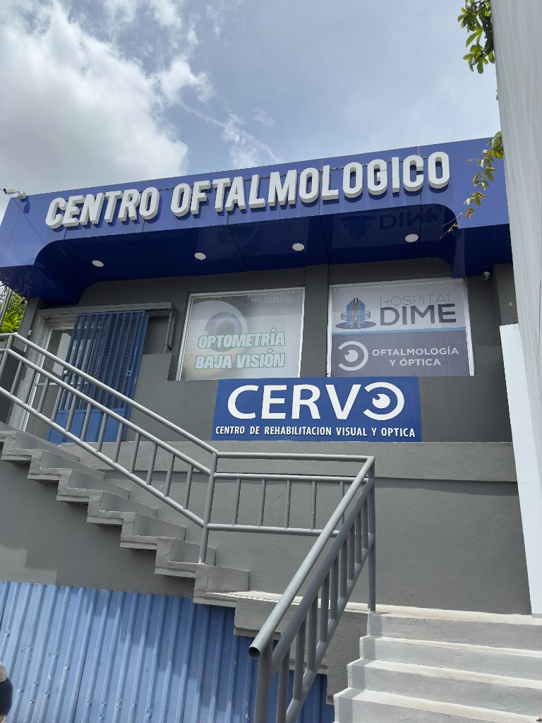 Fachada del Centro Oftalmológico CERVO en Col. Humuya